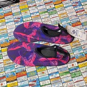 VIFUUR Women’s Water Shoes – Purple Pink Leaf Print – (EU 40/41)